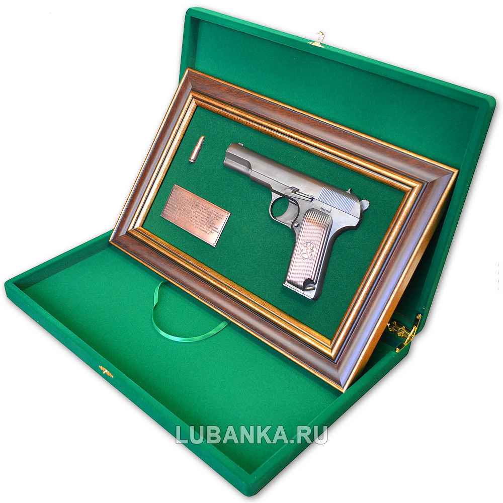 Панно с пистолетом «ТТ»