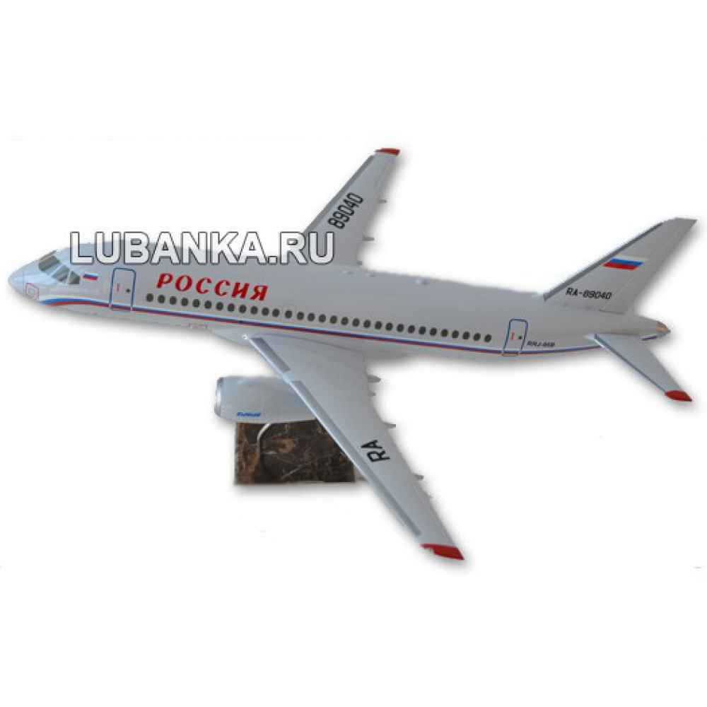 Модель самолета «Superjet 100»